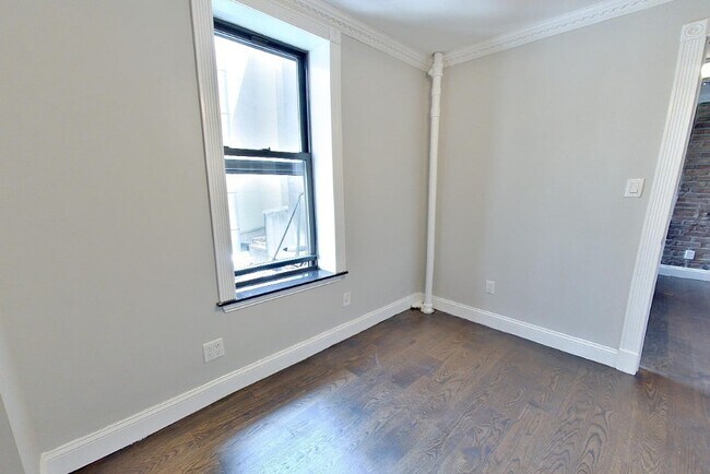 Foto del edificio - 208 First Avenue