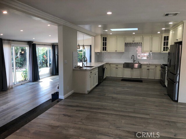 Foto del edificio - 2024 Angelcrest Dr