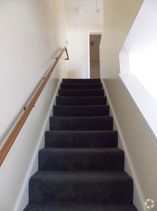 Staircase - Carpenter's Glen Apartments