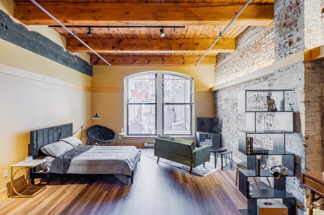 Interior Photo - 900 Penn