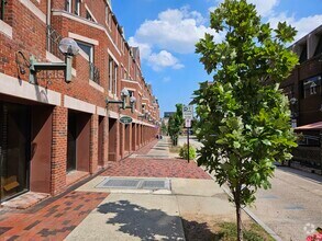 Building Photo - 95 Audubon St