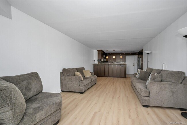 Foto del edificio - 725 Miller Ave