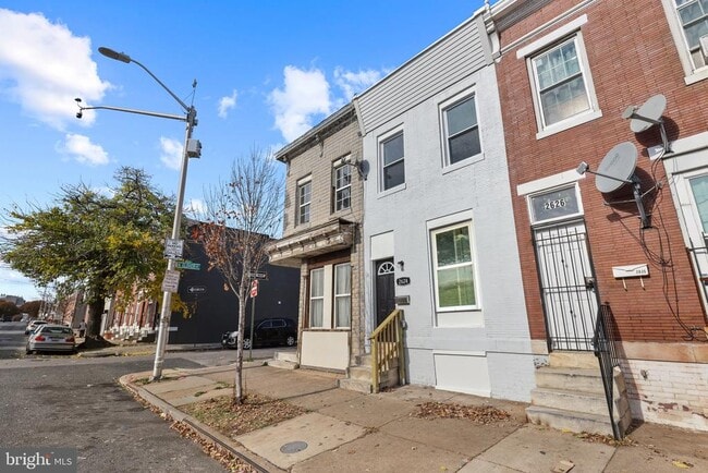 Building Photo - 2624 E Madison St