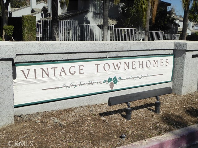 Building Photo - 8569 Stonegate Dr