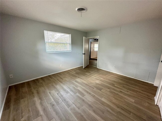 Building Photo - 4010 S Lockwood Ridge Rd
