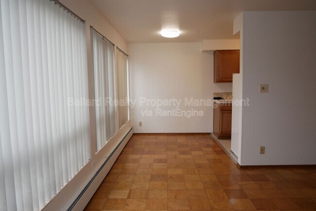 Foto del edificio - 4517 Evanston Ave N