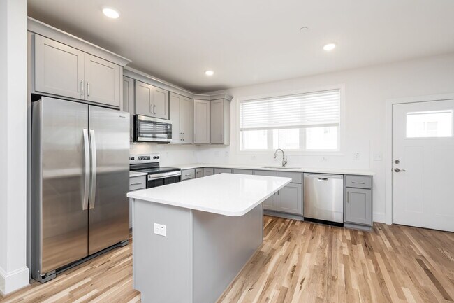 Foto del edificio - 3825 Lands End Ct
