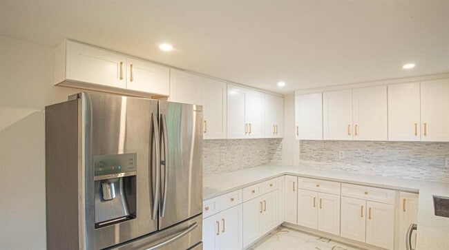 Building Photo - 291 White Oak Cir