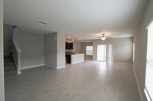 Building Photo - LIKE NEW 4-Bedroom, 2.5 Baths  Rental Home...