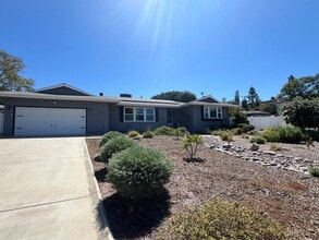 Building Photo - 2085 Warmlands Ave