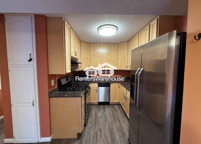 Building Photo - 5213 Hiawatha Ln