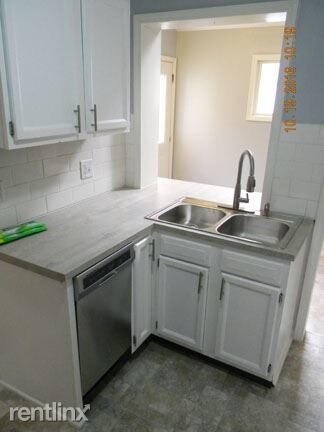 Building Photo - 3 br, 1.5 bath Duplex - 2338 Riverside Dr NE