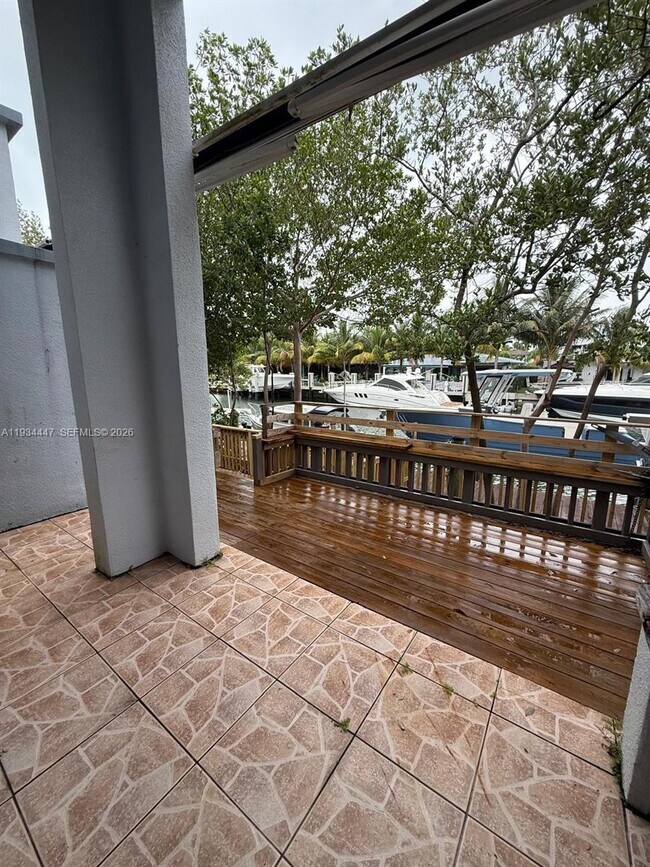 Foto del edificio - 2408 NE 135th St