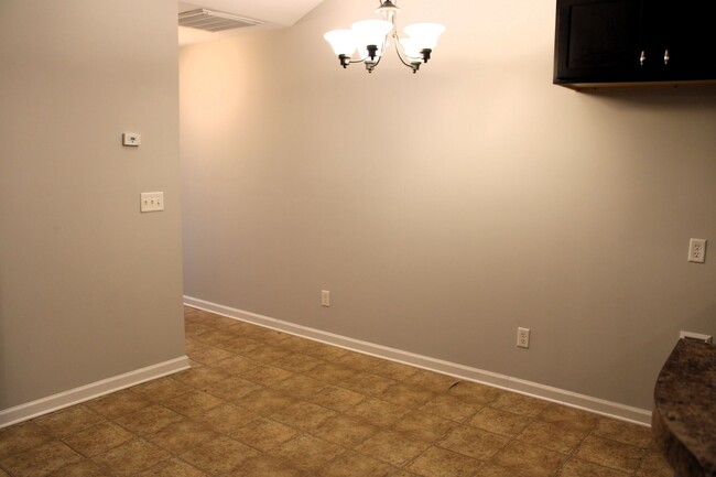 Foto del edificio - 2 bed, 2 bath townhome in Calera