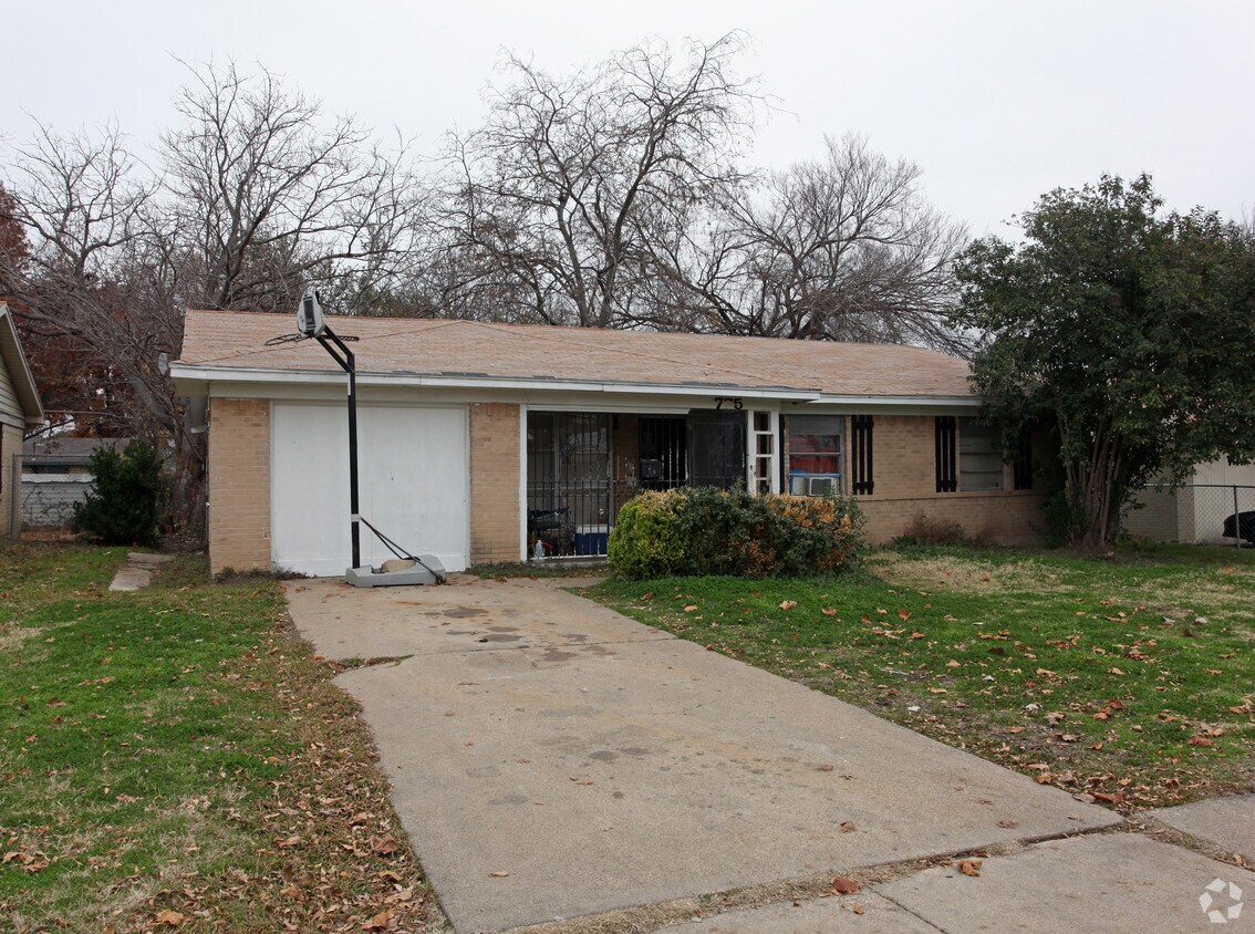 Foto principal - 775 Ivywood Dr