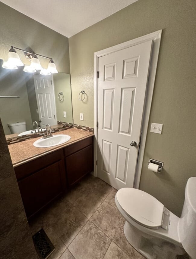 Building Photo - 273 S Newark Cir