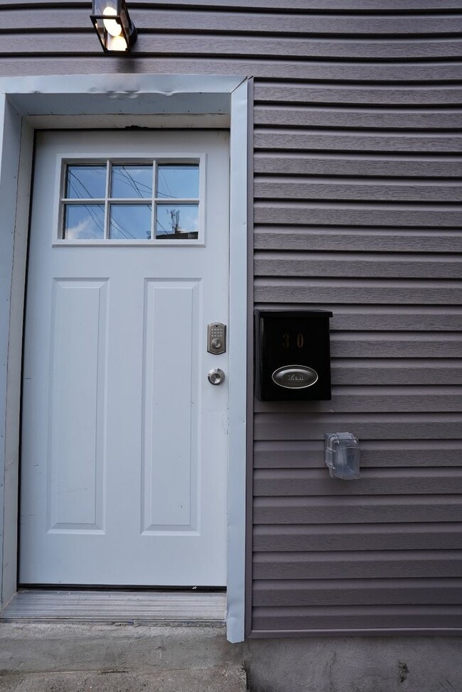 Building Photo - Coming soon!!  Newly & Beautifully renovat...