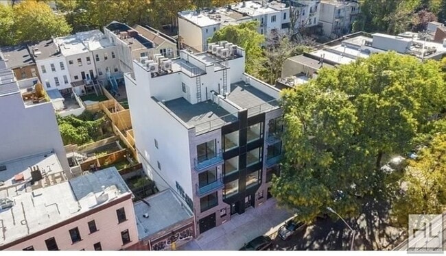 Building Photo - Decatur St