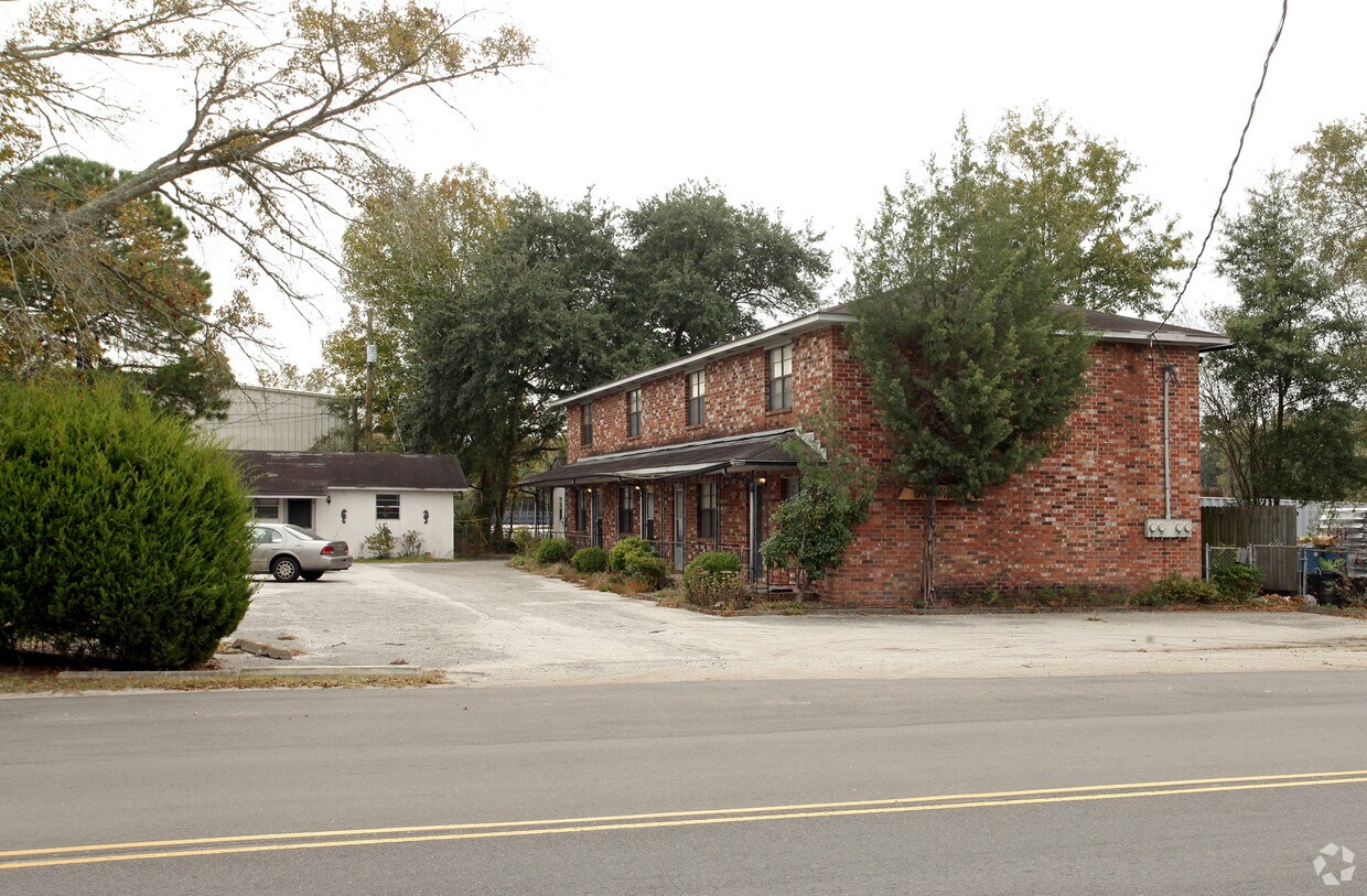 Primary Photo - 4013 W Montague Ave