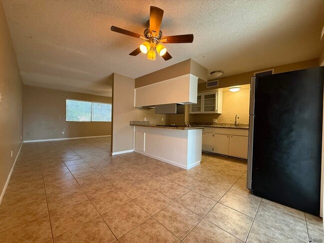 Foto del edificio - 2490 W Yowell Ct