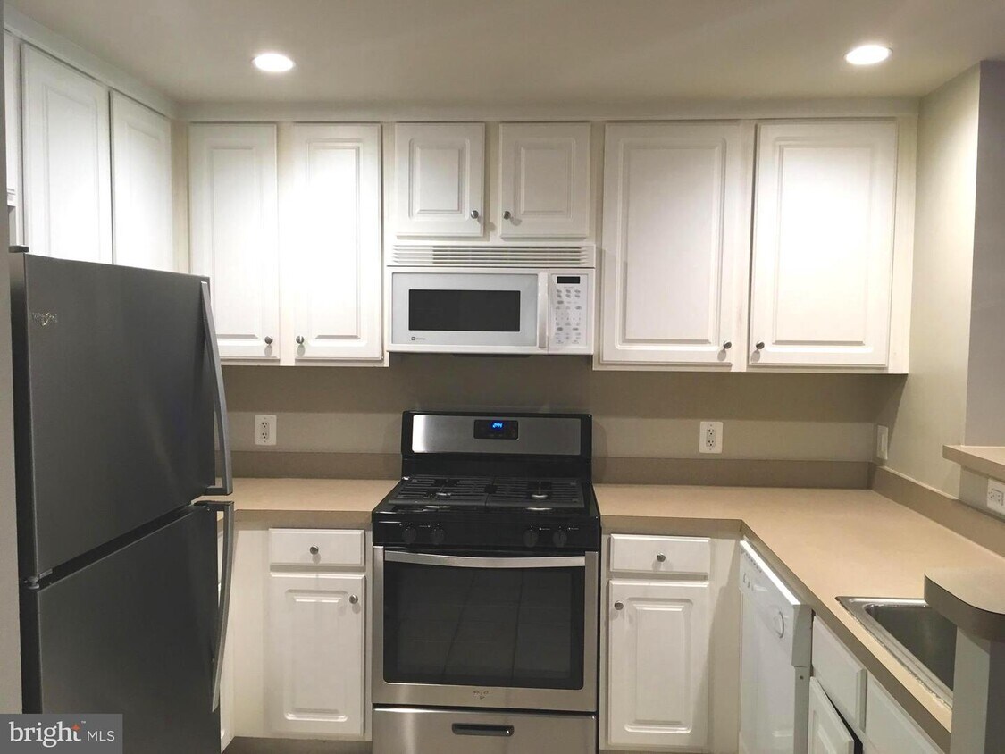 11710 Old Rd Unit 121, North Bethesda, MD 20852 Room for Rent in North Bethesda, MD