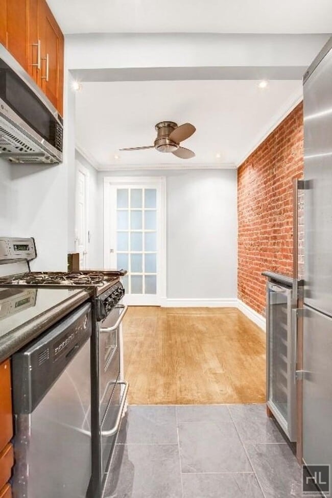 Building Photo - W 53RD ST.