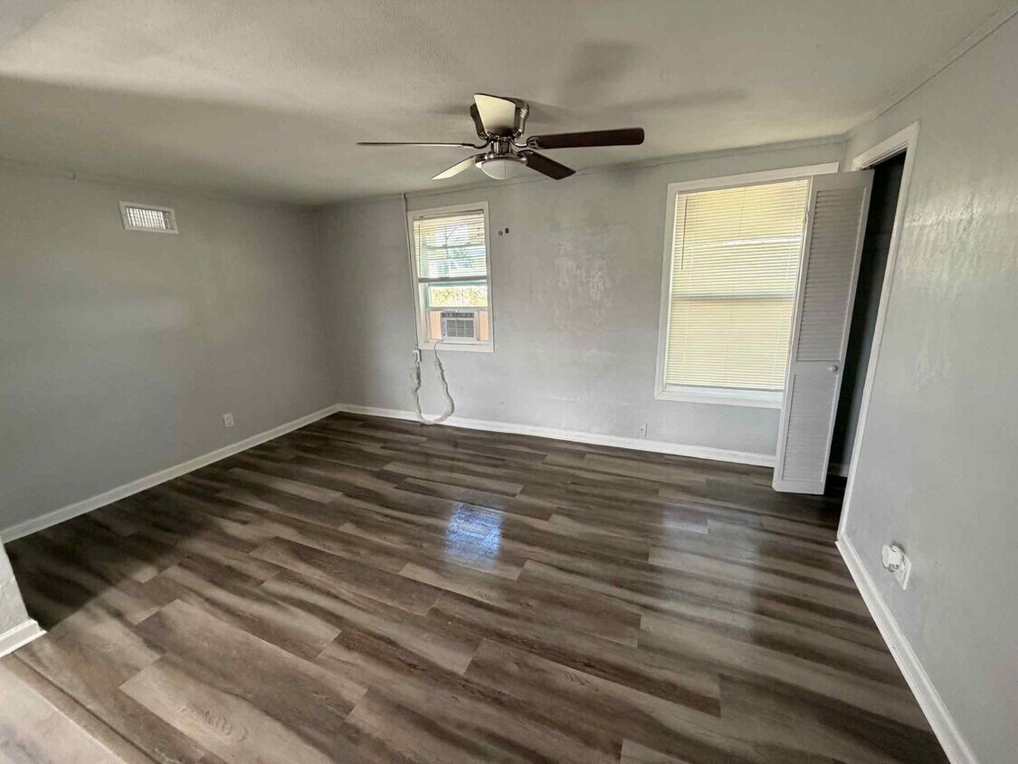 Photo - 205 4th Street