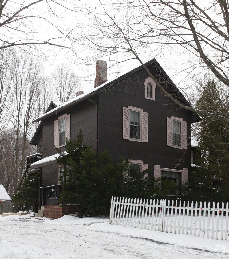 Primary Photo - 53 Mahaiwe St