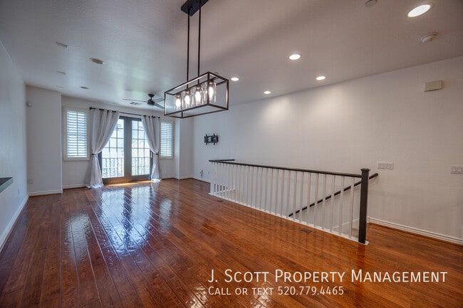 Building Photo - 2445 E Montecito Ave