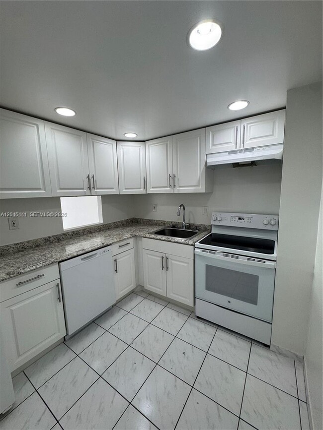 Foto del edificio - 16710 NE 9th Ave