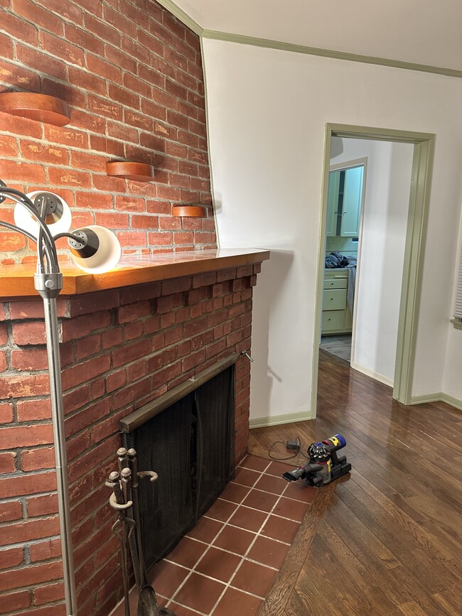 Office - 4068 Lincoln Ave