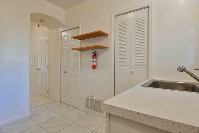 Foto del edificio - 833 Euclid St NW