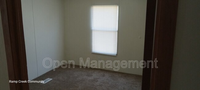 Building Photo - 1100 Thornwood Dr SW