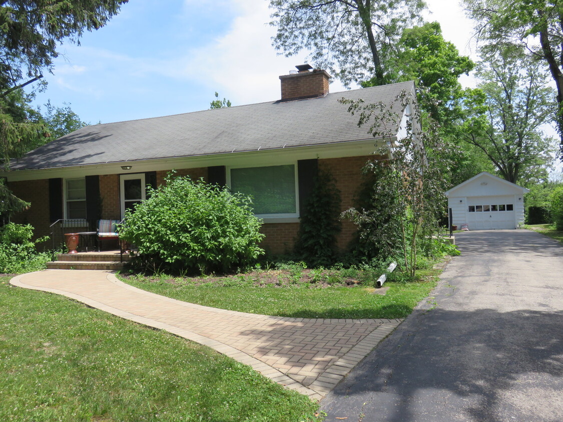 Primary Photo - 107 Ridge Rd