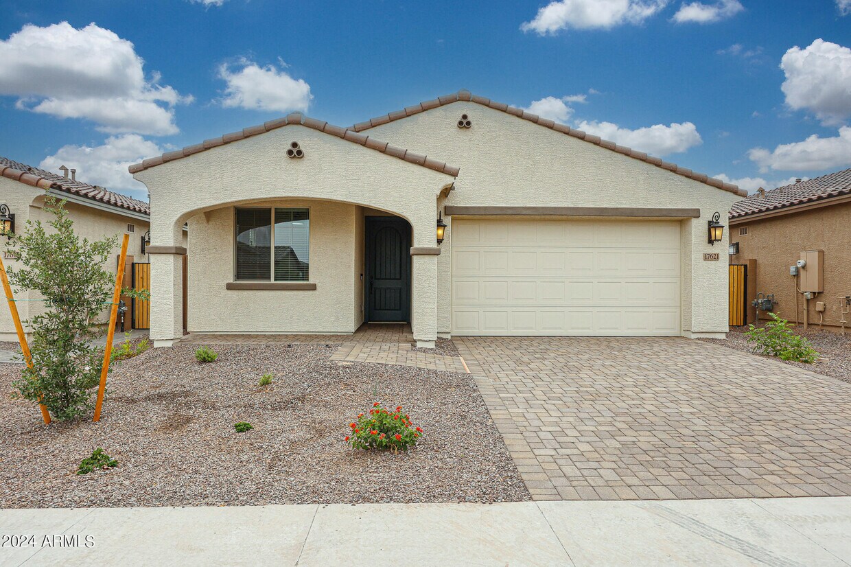 Foto principal - 17621 W Colter St