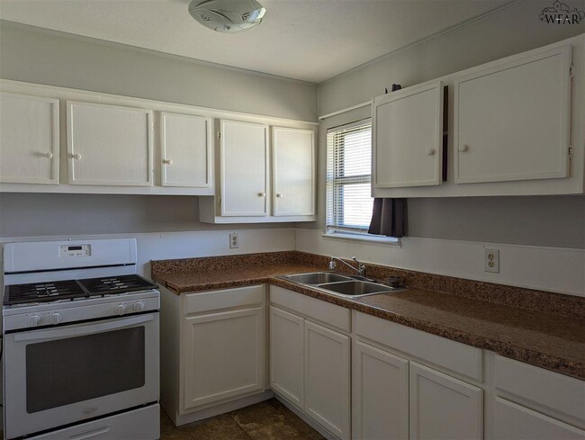 Building Photo - 1407 Harris Ln