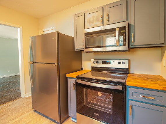 Building Photo - 1619 Graymont Ave W