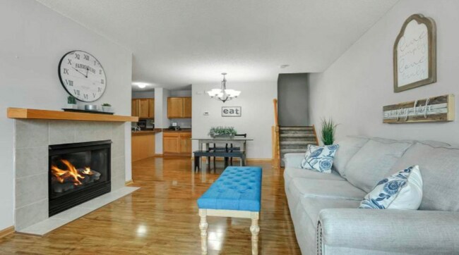 Living/Dining - 6194 Maclynn Ave NE