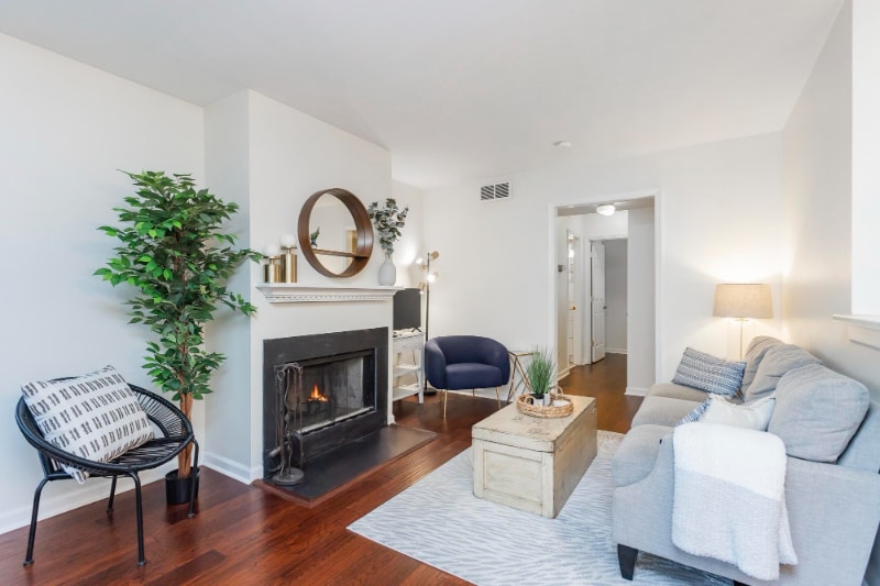 Primary Photo - 1630 18th Ave S