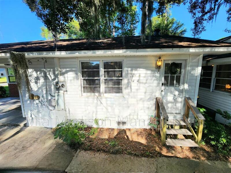 Primary Photo - 2108.5 E 65th St