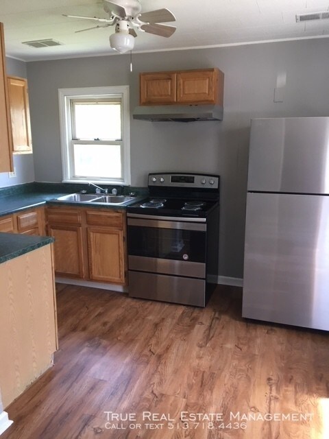 Foto del edificio - Now Available! 5330 Tanner Ave