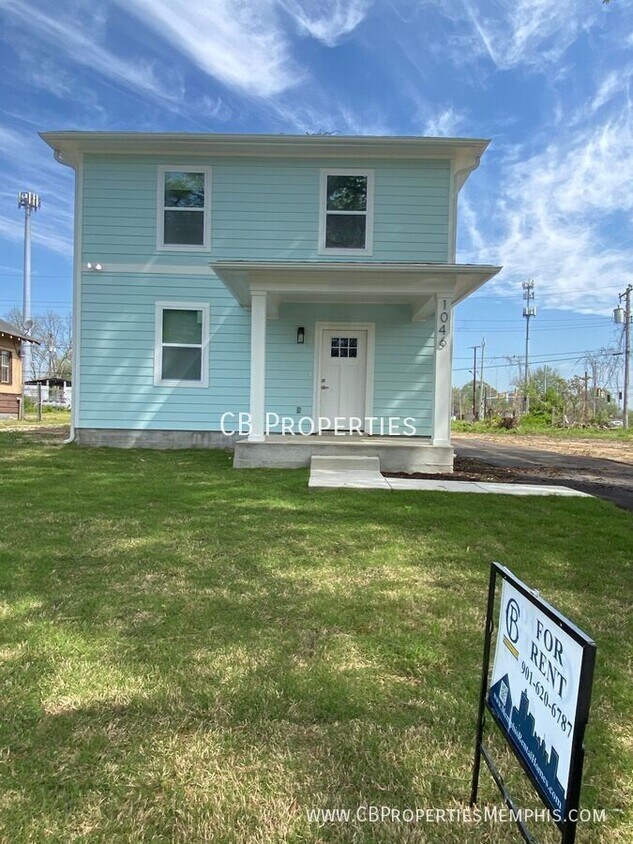Primary Photo - 1046 Greenlaw Ave