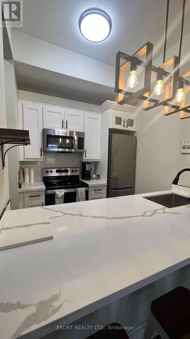 Building Photo - 254 Picton Main St