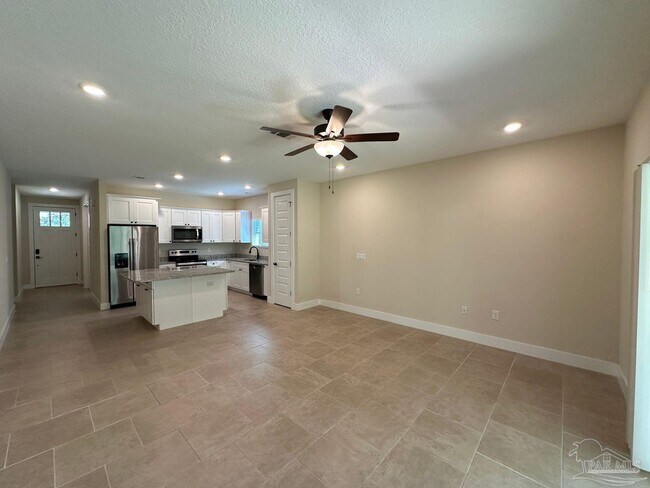Building Photo - 5091 San Pedro Ct