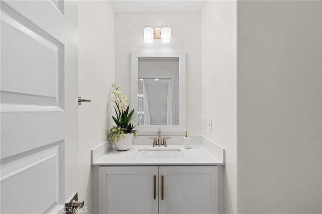 Building Photo - 27553 Sanctuary Ct