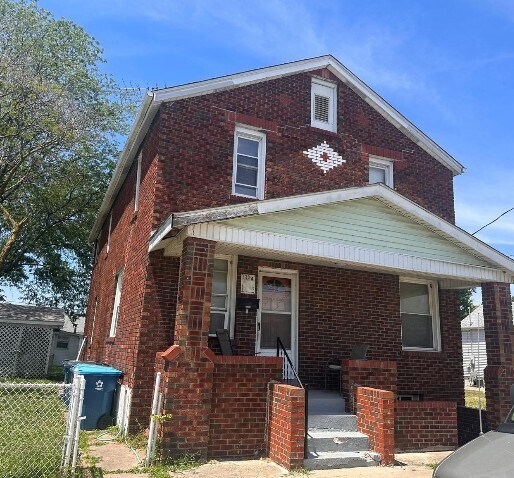 Building Photo - 132 S Main St