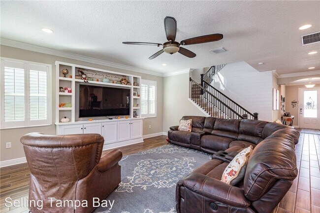 Building Photo - 5 br, 4 bath House - 3107 N Kinyon Ave