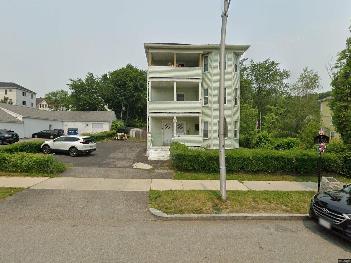 Primary Photo - 119 Hamilton St