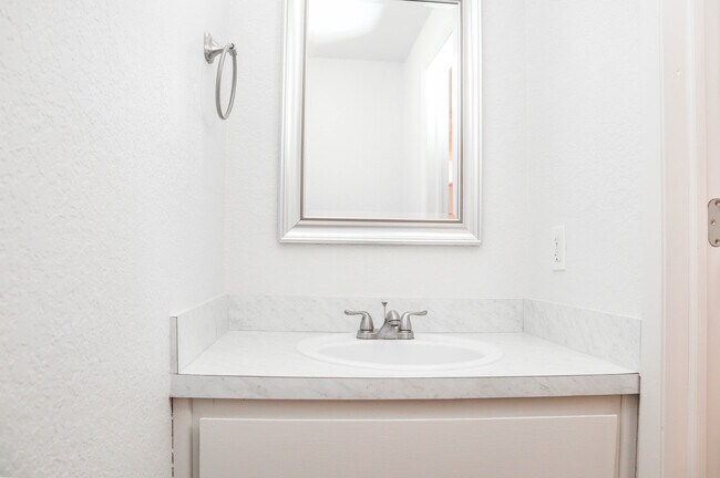Foto del edificio - 19301 36th Ave W