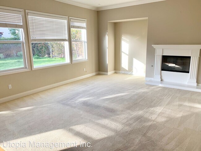 Building Photo - 4 br, 2.5 bath House - 16625 Honeybee Dr.